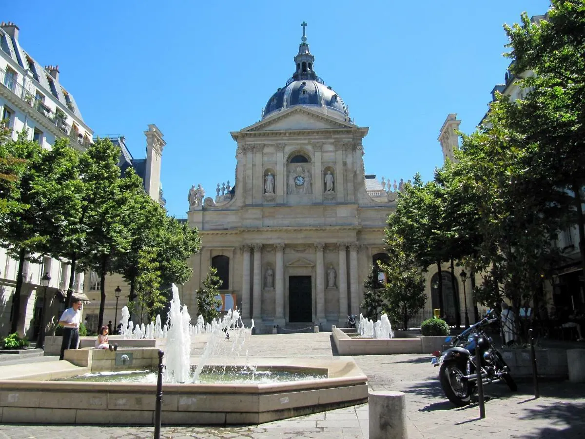 Apartment Nest In Saint-michel Paris